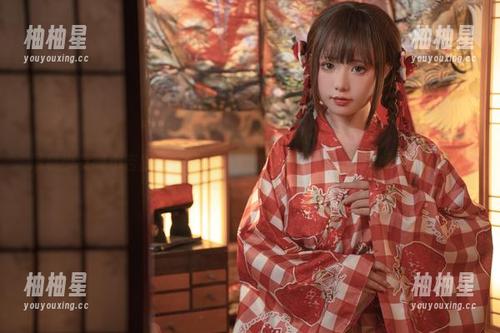 爆机少女喵小吉的小镇生活计划：免费套图供你慢慢“品味”！