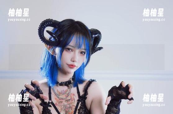 狐洛洛子 短裙只是一种选择,而狐洛洛子资源也有如一杯提神的饮料,简直完美得不科学!