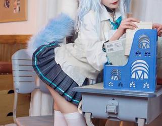 王胖胖u的“免费花絮”，美图中的AliceMaid好像在打瞌睡？