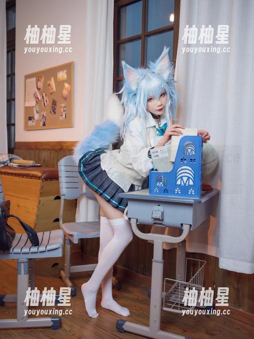 王胖胖u 王胖胖u的“免费花絮”,美图中的AliceMaid好像在打瞌睡?