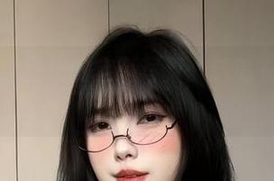 微密圈 – 琳铛铛的定制写真：这毛衣竟然能卖萌？