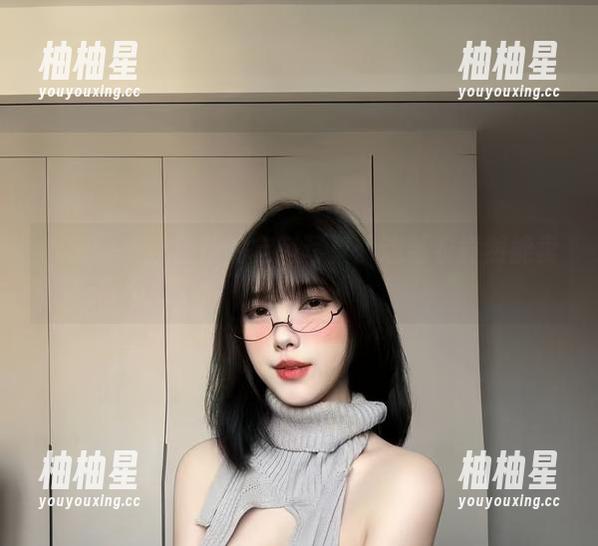 微密圈 - 琳铛铛的定制写真：这毛衣竟然能卖萌？