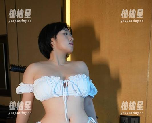 微密圈 - 套图出没：瑜瑾u的白色内衣，简直诱惑与天真并存！