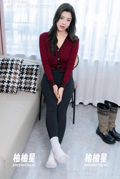 甜予摄影-鱼鱼 甜予摄影 - 鱼鱼最新写真:皮鞋与自由之间的微妙平衡