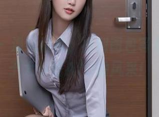 秀人网 – 海风徐徐，福利图包等着你来看于大小姐AYU的风采！