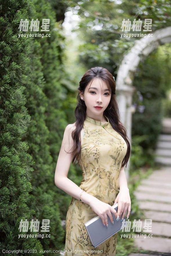 秀人网 - 奶芙乔乔的JK高清壁纸，怎能不让人停下来仔细观察？
