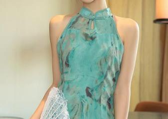 秀人网 – 小逗逗的女仆全集：怎么这衣服穿得那么“滴水不漏”呢？