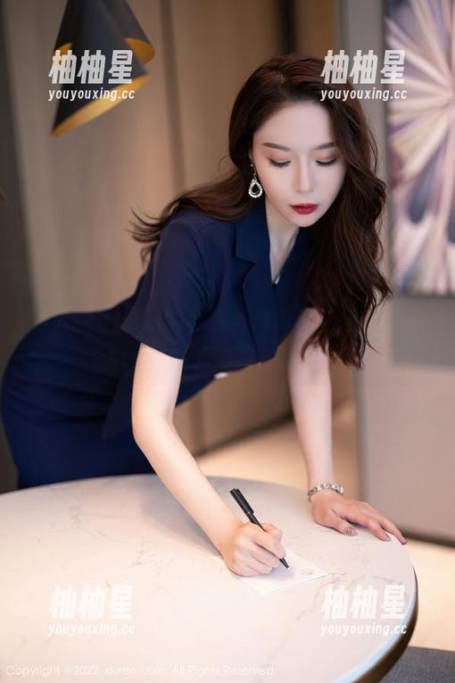 秀人网-星小兔Meetu 秀人网 - 姐姐的私房写真时间,星小兔Meetu开始了她的古怪旅程。