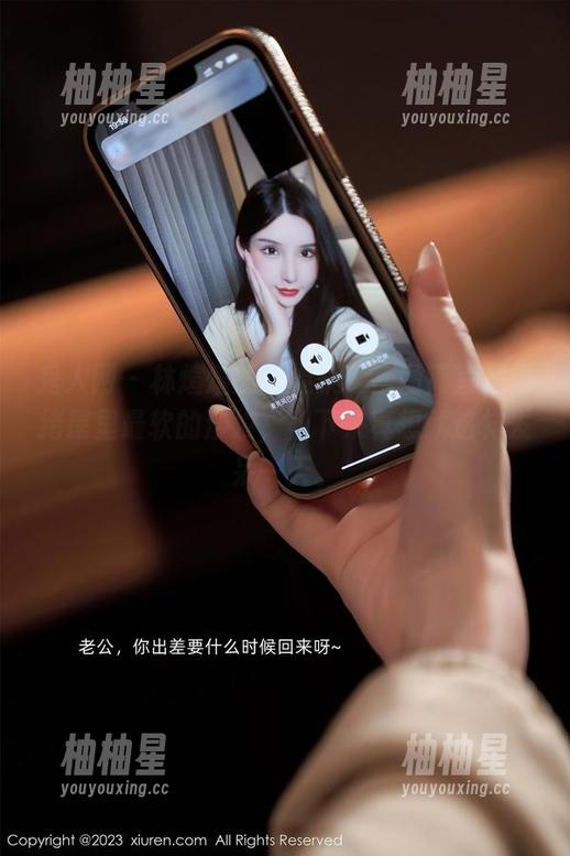 秀人网-林煊煊 秀人网 - 林煊煊的“温柔”套图简直是情绪屋里最软的沙发,坐下来真想就这样发呆一天。