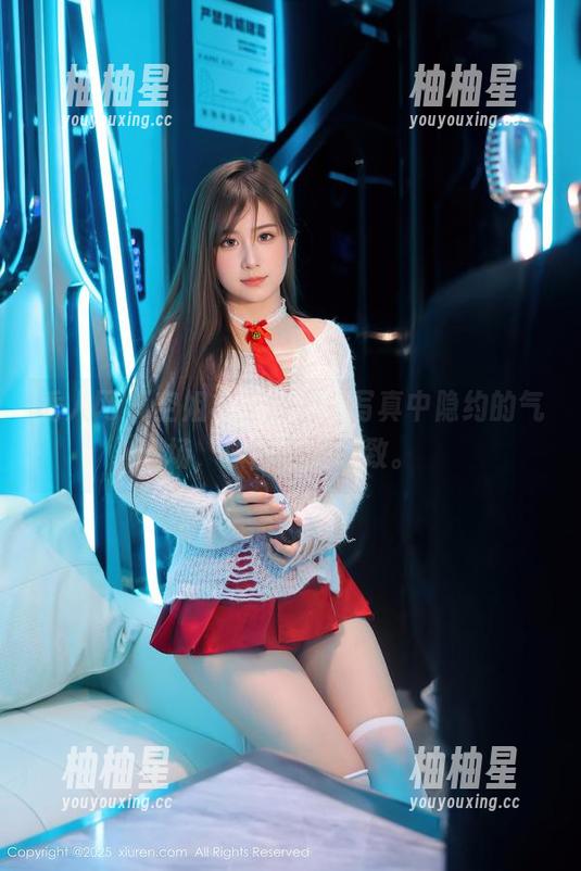 秀人网-王俪丁 秀人网 - 空姐与王俪丁,写真中隐约的气场,原图真是别致。