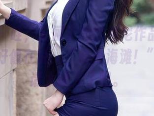 秀人网 – 哇，王俪丁的比基尼作品，她的肚子都好像在说：“快来海滩！”这场邀请太诱人了吧。