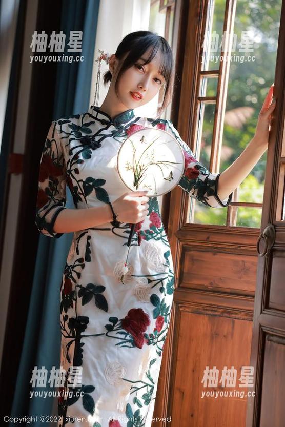 秀人网-白甜 秀人网 - 白甜的万圣节写真分享:鬼怪也要时髦!