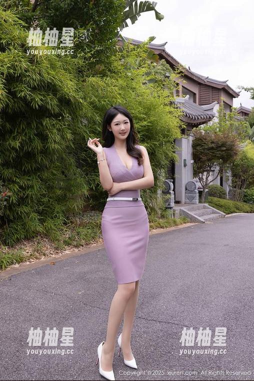 秀人网 - 那位私房女神——美七Mia的灰丝图集，瞧，怎能不多看几眼？