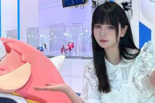图册里每一张水手服的秋山AkI都像是翻开了新的篇章，静静等待你来挖掘。