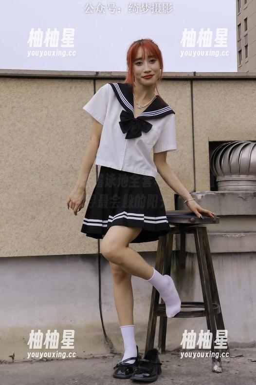 绮梦摄影 - 露露泳池全套写真，跟随水波探寻最会躲的阳光！