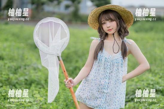 花铃Hana 花铃Hana带来惊悚私拍:好吧,图包里那个雅努斯真的是…呃,不说了。