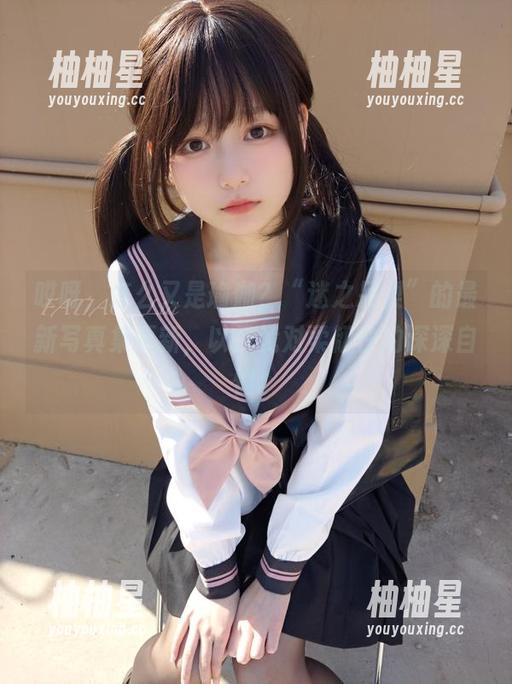 迷之呆梨 哎呀,怎么又是瑜伽?“迷之呆梨”的最新写真集更新,以及我对柔韧性的深深自愧。
