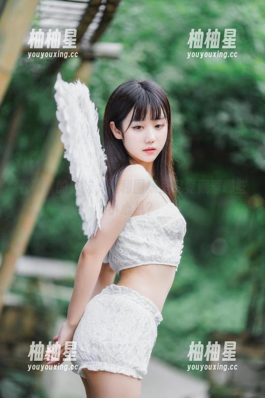 镜酱 看镜酱的妹妹,福利图集里究竟藏着哪些小心机?