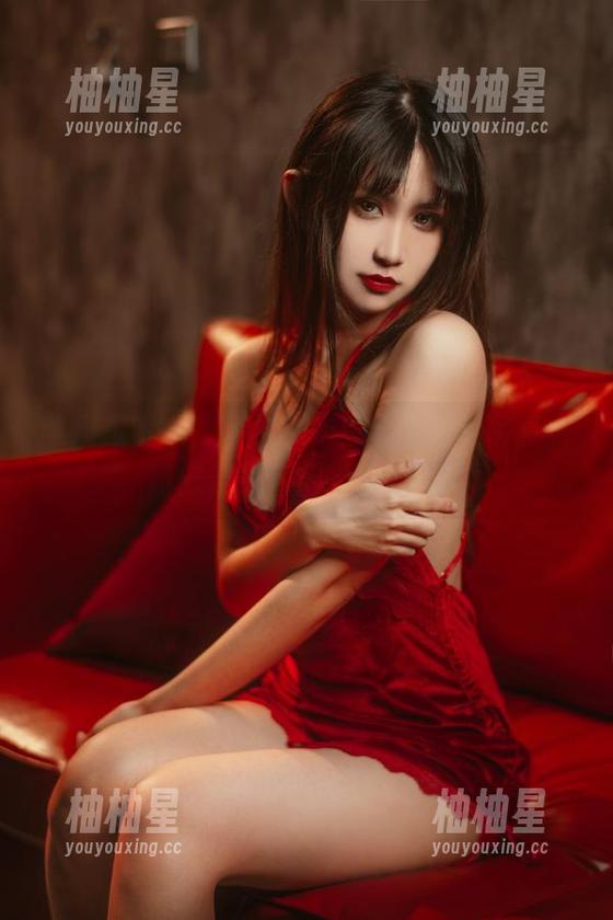 阮邑Fairy 趁我爬毛巾,阮邑Fairy分享美足写真,照出你的八字脚也好看!