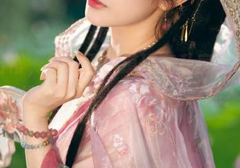 短裤日常，雯妹不讲道理在私房里演绎的轻松，这氛围怎么那么好呢？