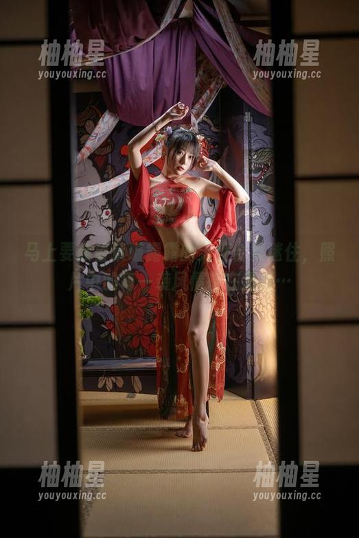 香草喵露露 马上要被香草喵露露的天使合集迷住,照片中的每一袭风情都在撩拨…