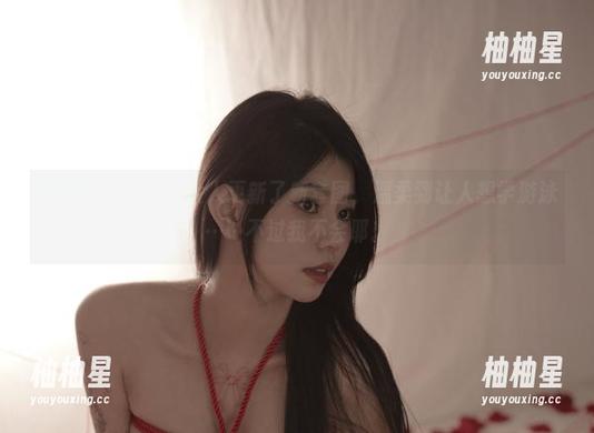 微密圈 - 鱼神鱼大人更新了新套图，温柔到让人想学游泳……不过我不会耶。