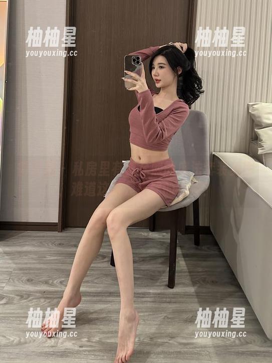 黎允熙 微密圈 - 私房里有黎允熙的魔法套装美图,难道这就是搭配的心得?
